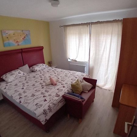 Holiday Home Ivano Korenica Buitenkant foto